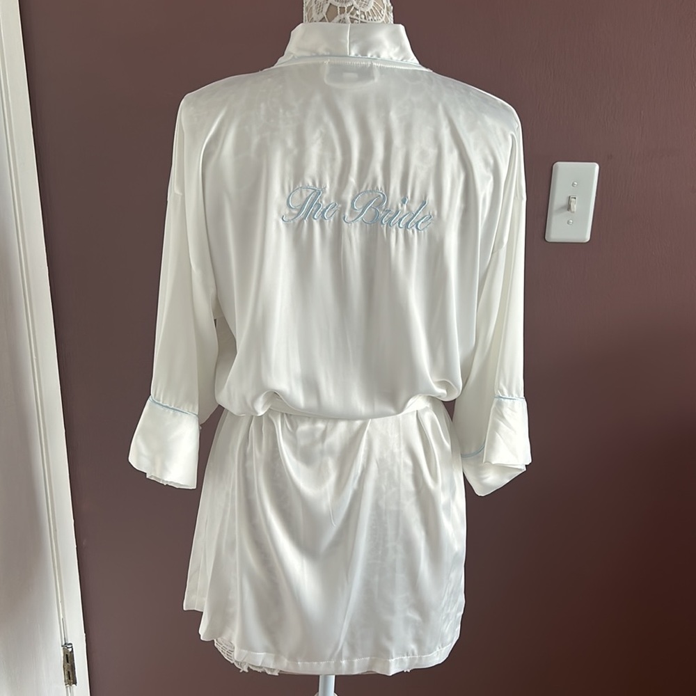 NWOT- IN BLOOM BY JONQUIL The Bride Satin Wrap Robe BRIDAL